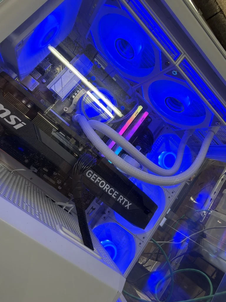 PC Gaming RTX 5070 Ti 16 Go – Intel i7-12700KF – 32 Go – SSD NVMe 1 To
