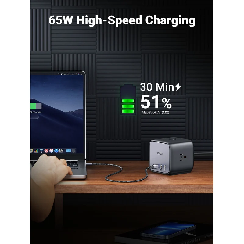 Cargador UGREEN 65W GaN 7 en 1 Cubo con 3 Tomacorrientes y 4 USB
