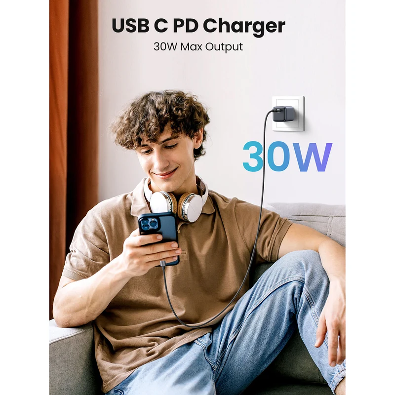 Cargador UGreen USB-C GaN 30W Carga Rápida Negro