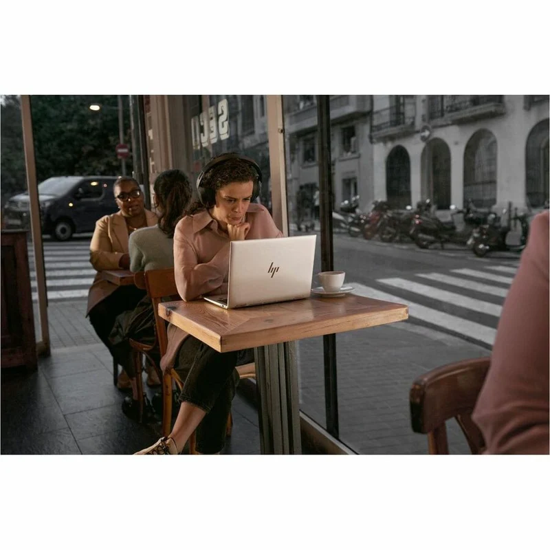Laptop HP EliteBook 6 G1i 14", Intel Core Ultra 7 265U 12 Núcleos, 16GB DDR5, 512 GB PCIe NVMe SSD