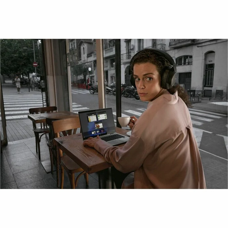Laptop HP EliteBook 6 G1i 14", Intel Core Ultra 5 235U 12 Núcleos, 16GB DDR5, 512 GB PCIe NVMe SSD