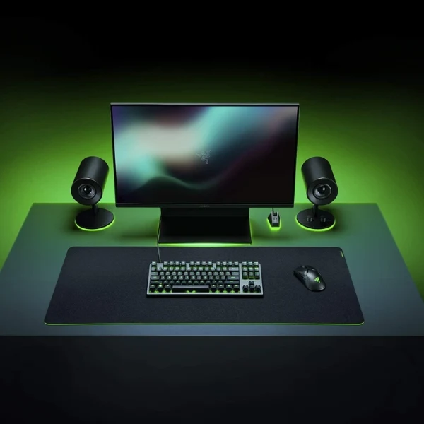 Mouse Pad Razer Gigantus V2 Soft Large - Superficie Microtejida - Antideslizante - 450 x 400 mm - Negro - RZ02-03330300-R3U1