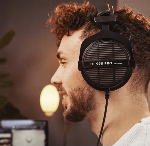 Audífono Beyerdynamic DT 990 Pro 250 Ohm - Abierto de Estudio - Over Ear - Negro - 459038